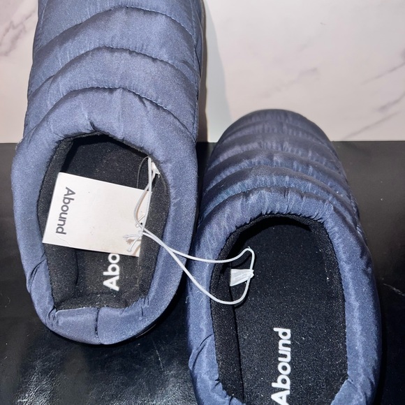 Abound Mens' Navy Slippers - Picture 2 of 6